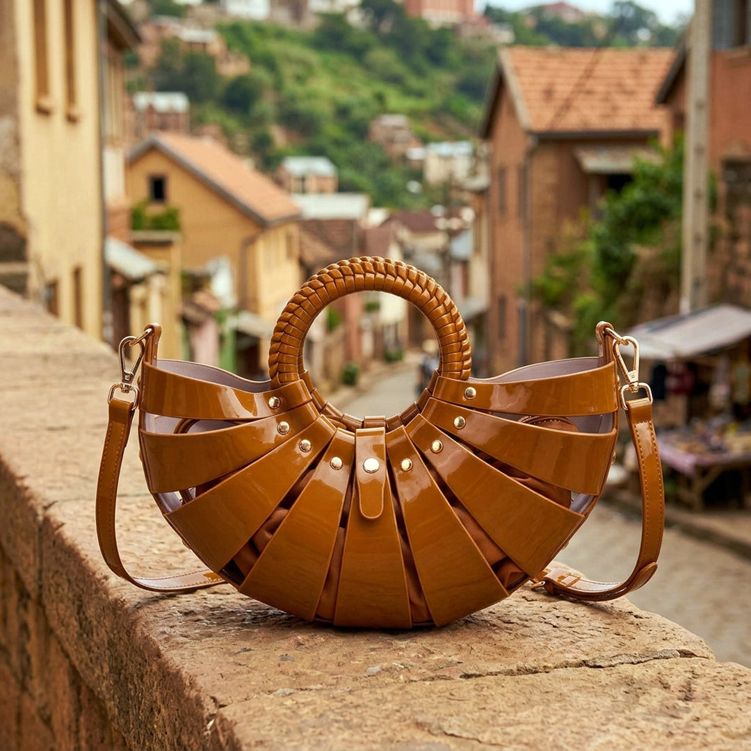 Théodalie Glossy Shoulder Bag