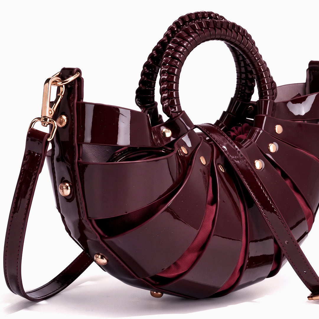 Théodalie Glossy Shoulder Bag