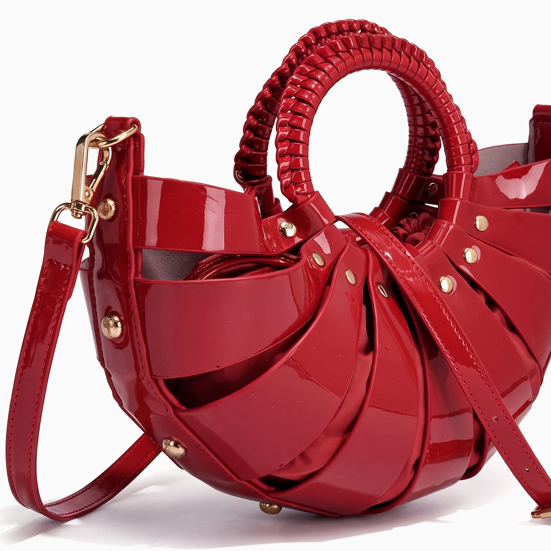 Théodalie Glossy Shoulder Bag